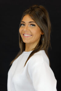 Professeures du Studio Julie à Lyon, enseignantes en danse, pole dance, classique, contemporain, street jazz, street girly, lyrical, hip-hop, jazz, danse tahitienne, danse orientale, barre à terre, éveil, souplesse, pilates, renforcement musculaire, hiit, zumba et fitness.